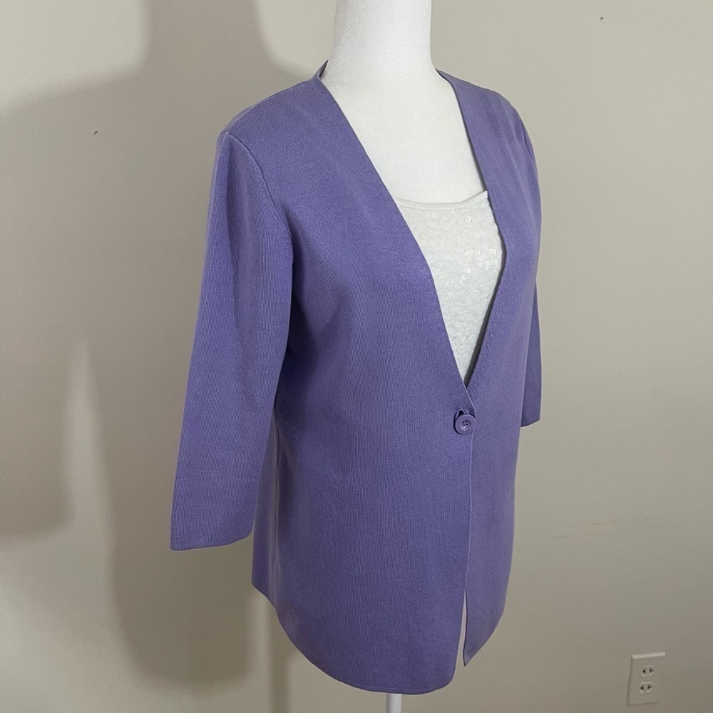 Spring & Mercer sz med cardigan single button closure in lilac